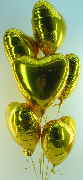 Goldene Herzen Traube. Ballontraube-aus-goldenen-Herzballons-zur-Hochzeitsdekoration-mit-Ballongas 